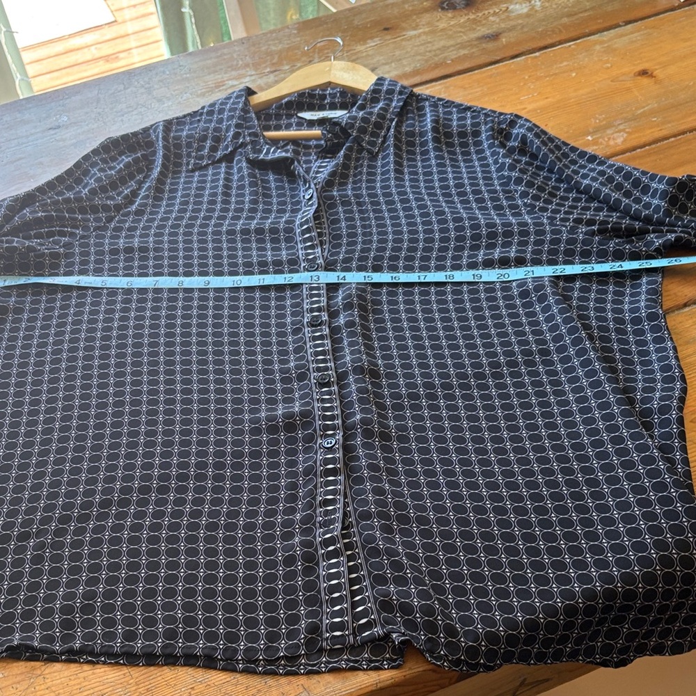 Max Studio 2X Black White Geometric Blouse Button Front Plus Size Top - Picture 8 of 10